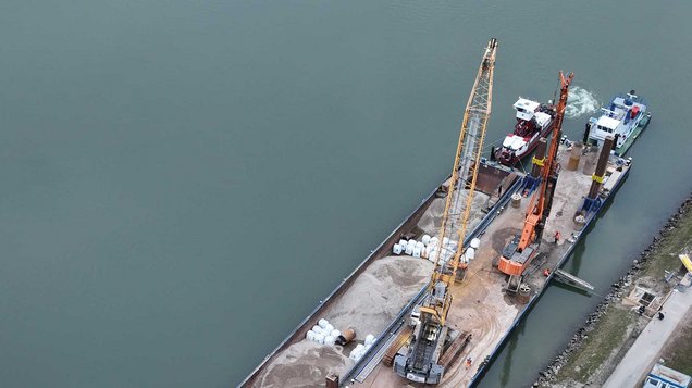 Schwerlastponton „Kilian“ mit einer Tragkraft von 1.100 Tonnen. 