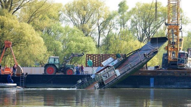 Bergeschiff "Raphaela" bei der Bergung